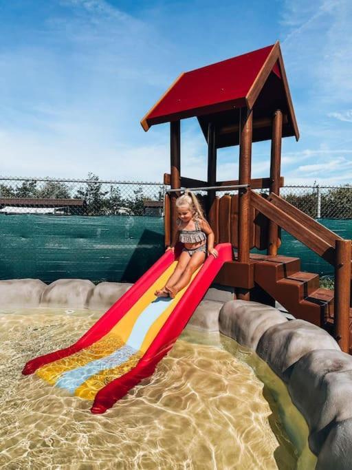 Chalet + Tiny House Nabij Strand เพทเทิน ภายนอก รูปภาพ
